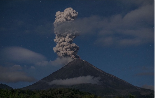 很美很危险 追火山的人